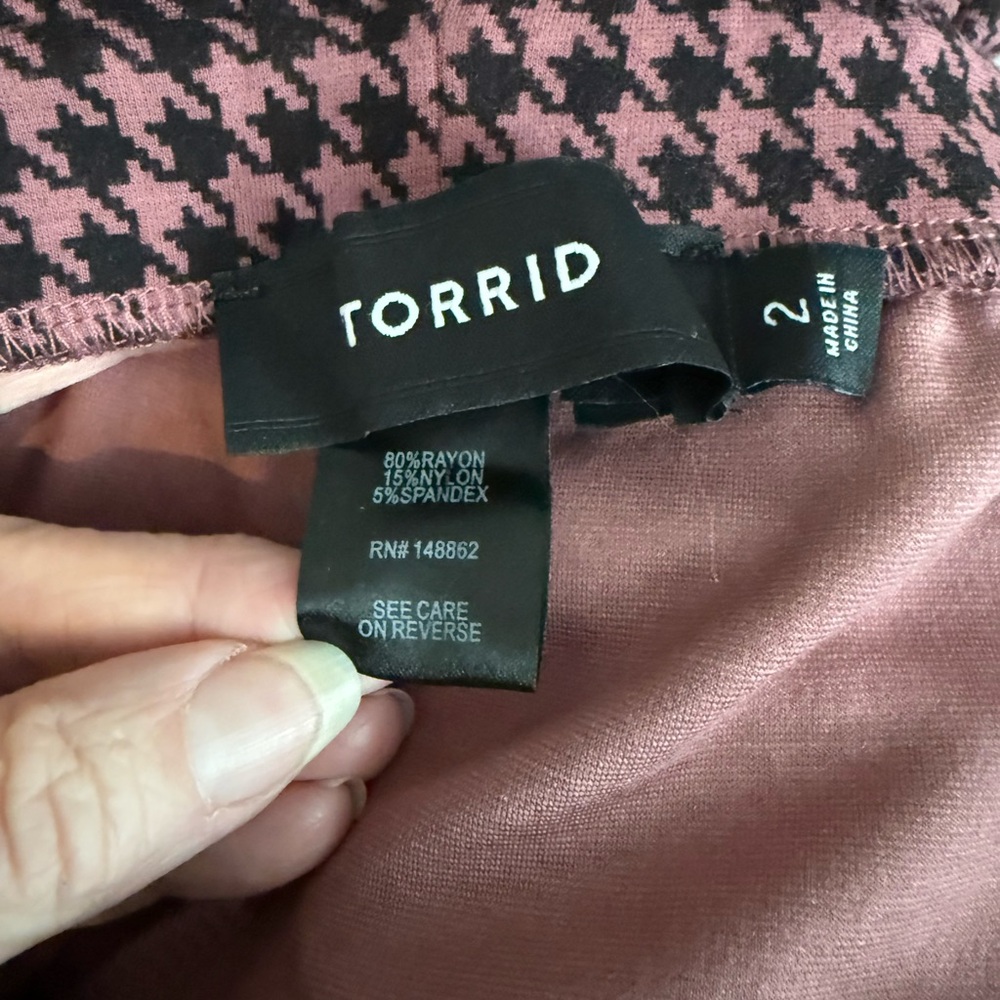 ⛄️HP🌞Torrid Slim Taper Studio Luxe Ponte High-Rise Tie-Front Pants, Size 2xl - Picture 9 of 11